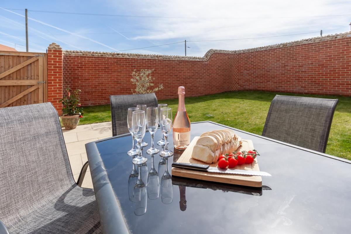 Choseley Cottage - Norfolk Cottage Agency Docking Экстерьер фото